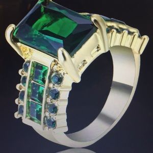 GOLD platinum plated Princess cut Ring RING Size 7